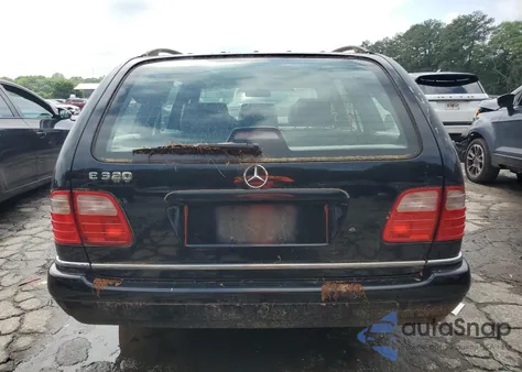 1999 Mercedes-Benz E 320 z USA, uszkodzony, nr VIN WDBJH65F0XA770084